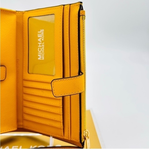 Michael Kors Large Double Zip Wallet Wristlet
Jasmine Yellow - Picture 5 of 9